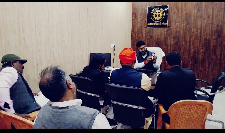 Gorakhpur News: एसडीएम गोला ने राजनीतिक दलों संग की अहम बैठक, SIR प्रक्रिया में तेजी लाने पर दिया जोर