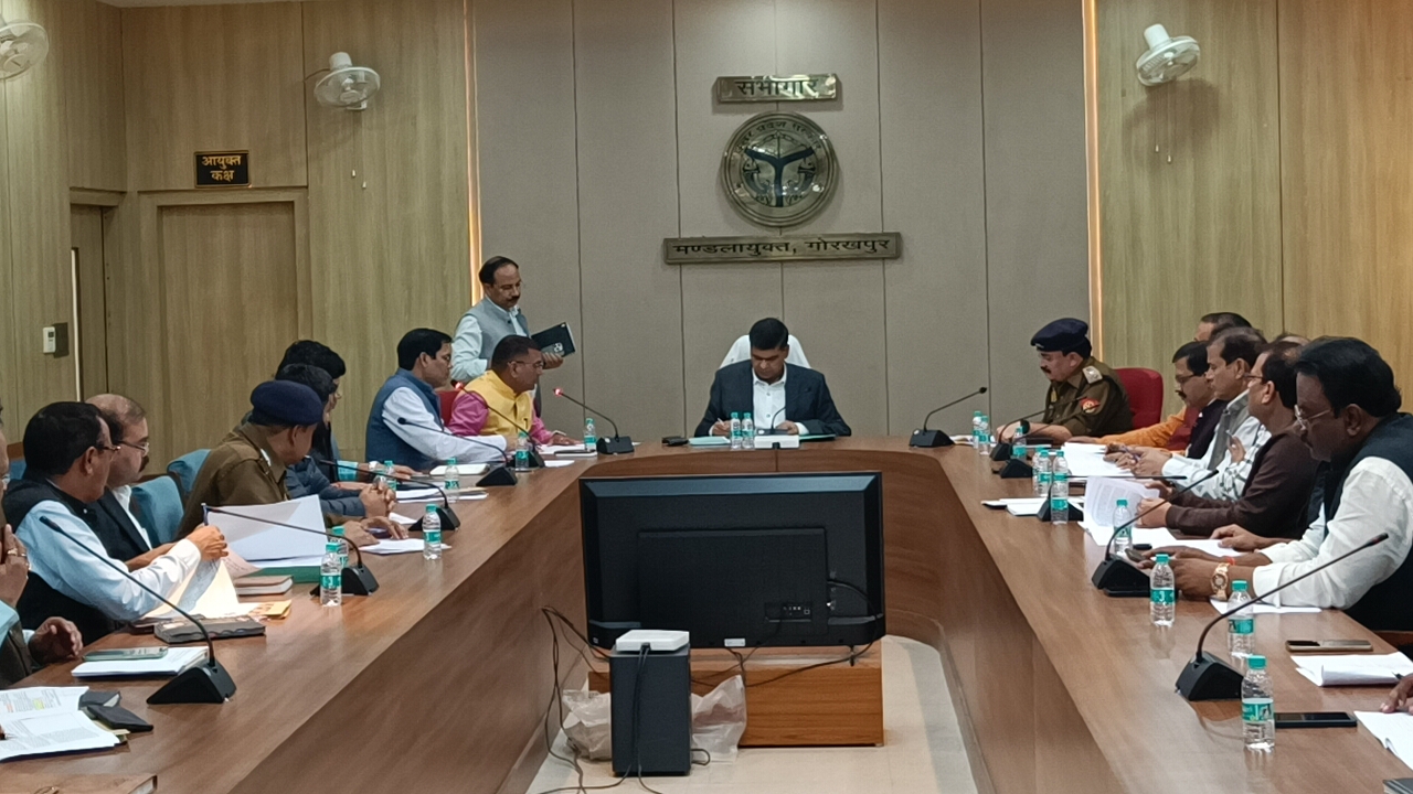 गोरखपुर में औद्योगिक क्षेत्रों की बड़ी लापरवाही, मंडलायुक्त ने अपनाया सख्त रुख; तुरंत दिए समाधान के निर्देश