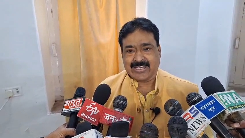 ‘आई लव मोहम्मद’ नारे पर सियासी घमासान, बीजेपी नेता ने कहा- इस्लाम में इसकी जगह नहीं