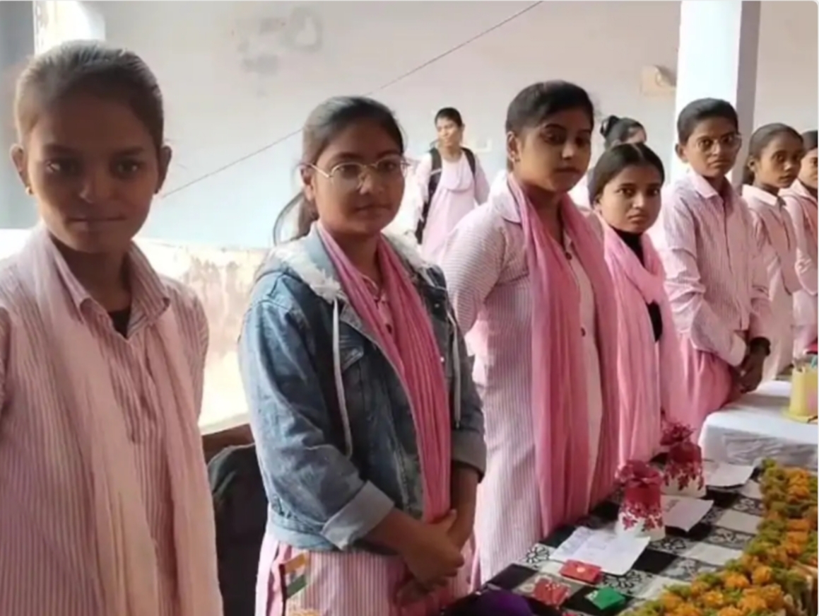 फतेहपुर: अंबेडकर महिला पीजी कॉलेज में हस्तशिल्प मेला का आयोजन, छात्राओं ने दिखाया अपना हुनर