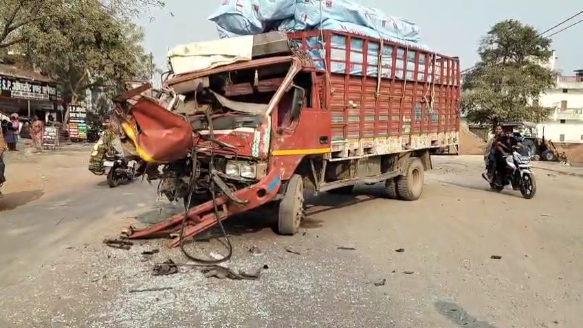 रायबरेली में तेज रफ्तार का कहर, डंपर ने डीसीएम को मारी ठोकर; जानें पूरा मामला