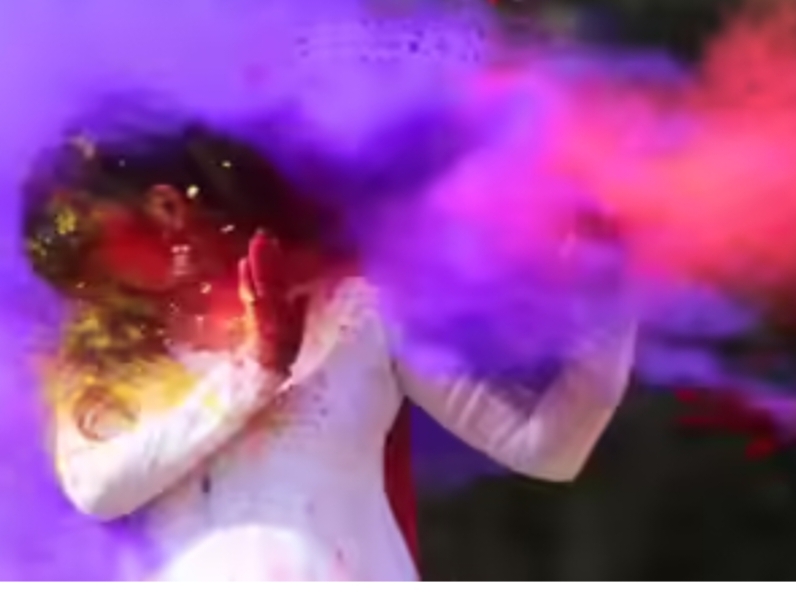 Gorakhpur News: महिला आरक्षी से जबरन रंग लगाने की कोशिश…पुलिसकर्मी दोषी,जानें पूरी मामला