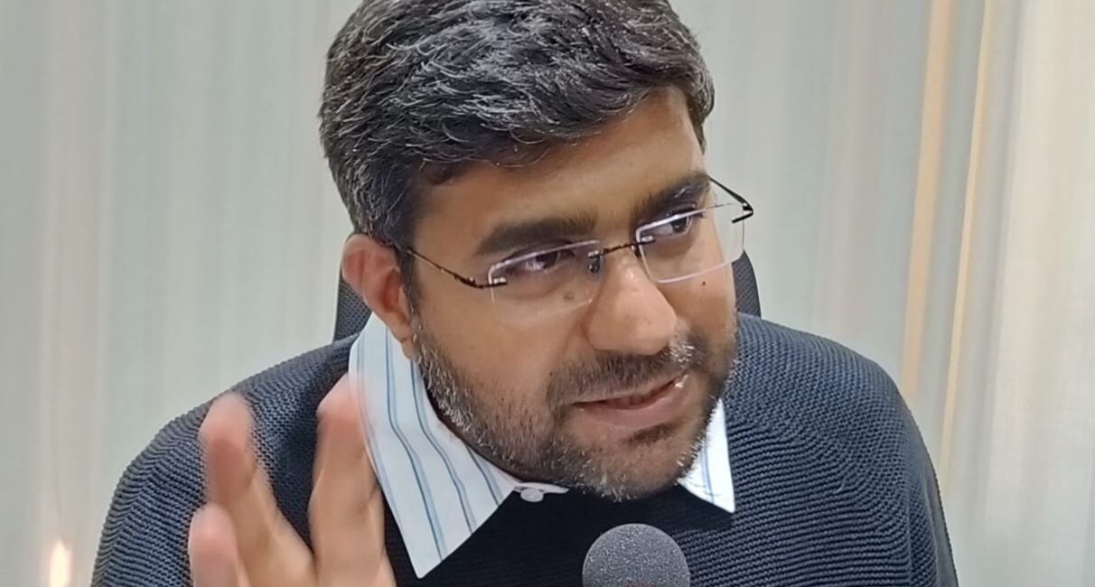 Gorakhpur News: गोरखपुर में घर बैठे करें मतदाता सूची अपडेट, जानिए कैसे?