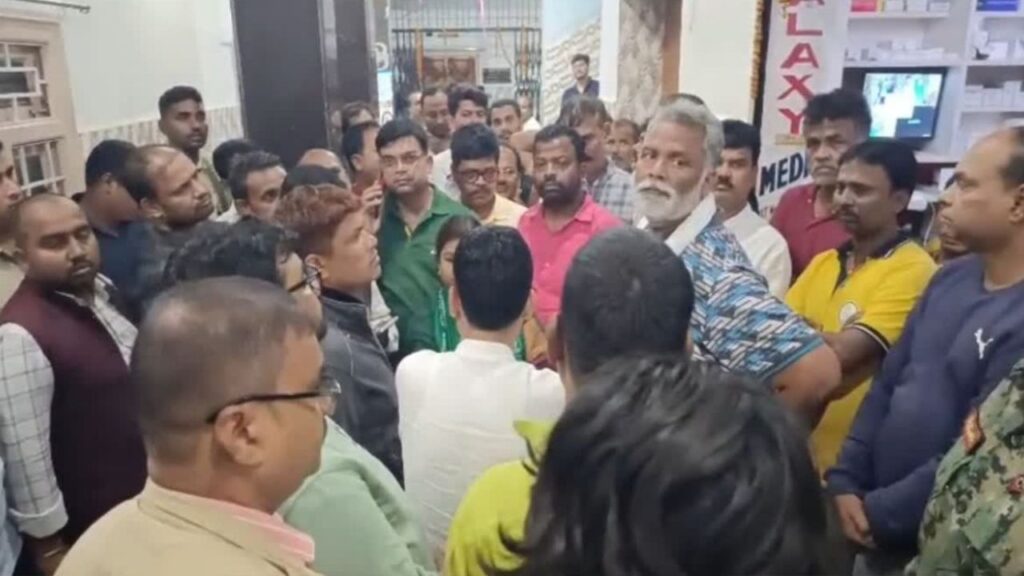 Pappu Yadav arrived to meet his family members