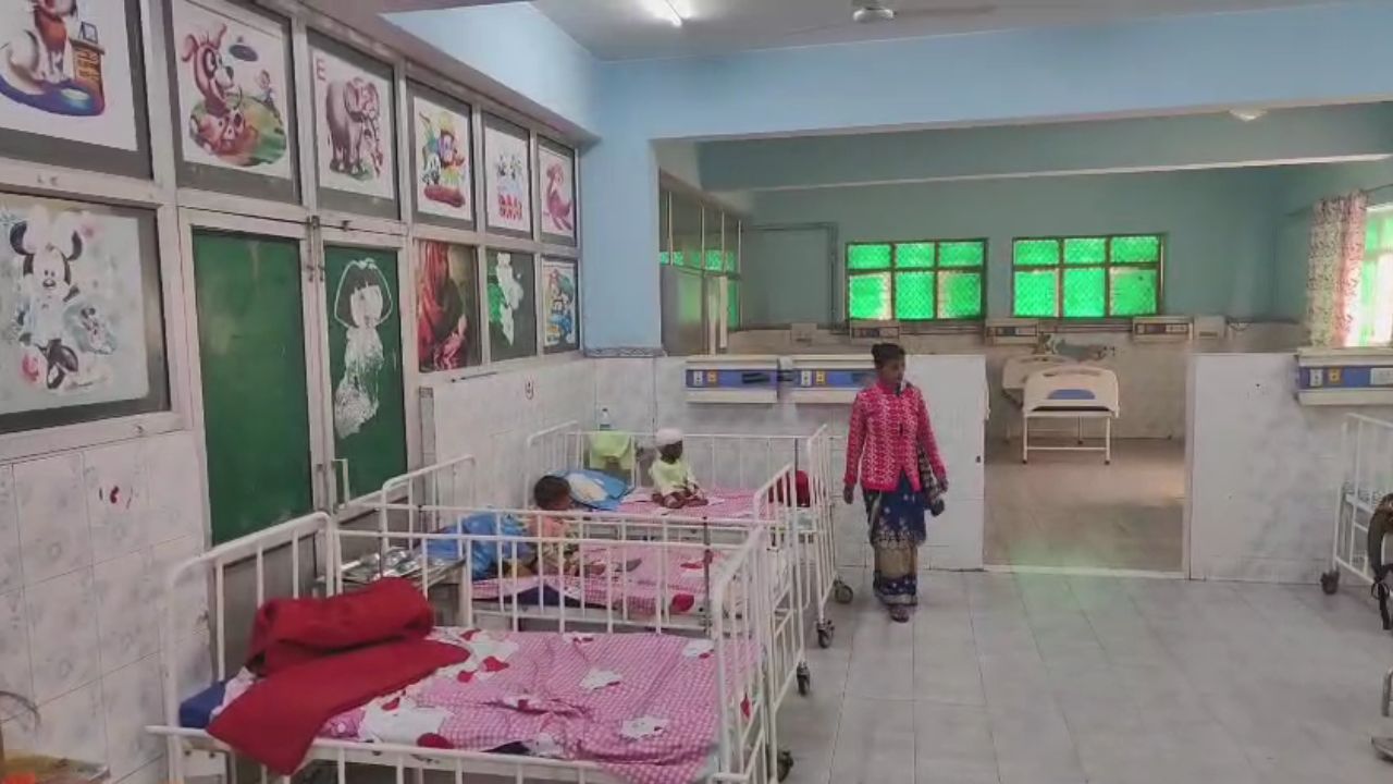 Kannauj: कलयुगी माता-पिता ने बीमार बच्चे को तालाब के पास फेंका, ऐसे बची जान