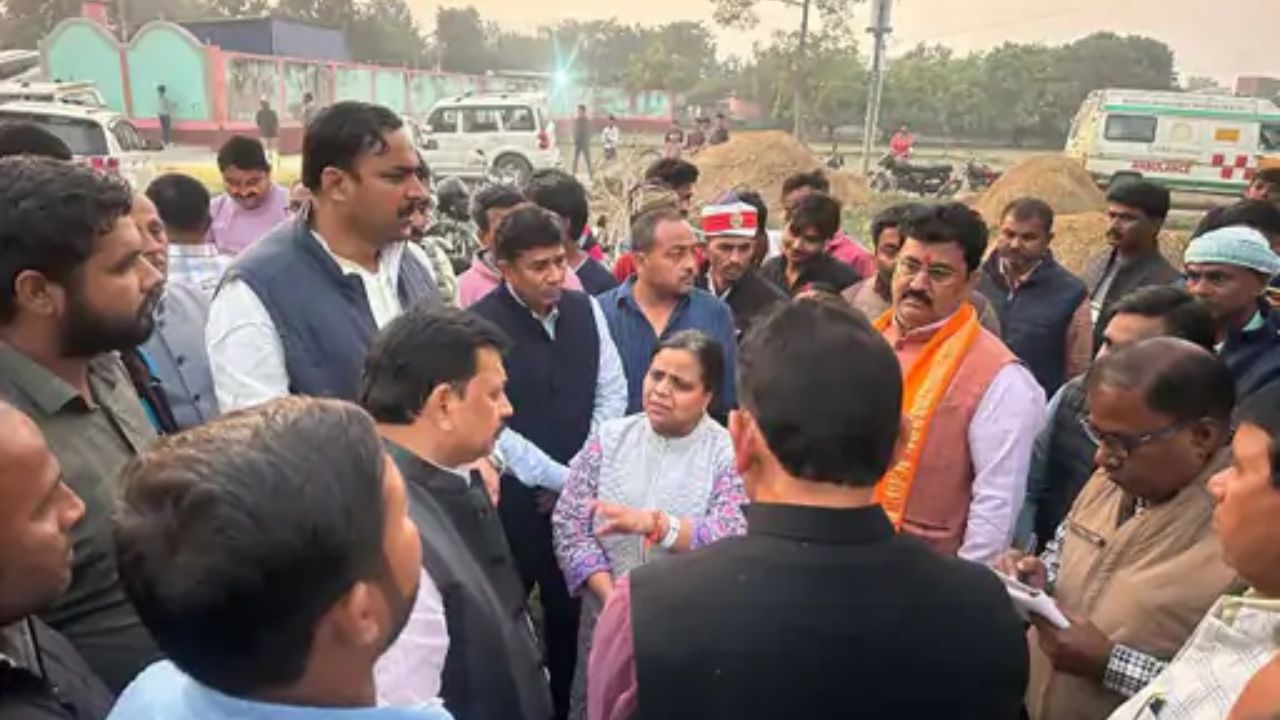 Kushinagar News: गांव में टूटा बुखार का कहर; 98 बच्चे पड़े बीमार, तीन मौतों से दहशत