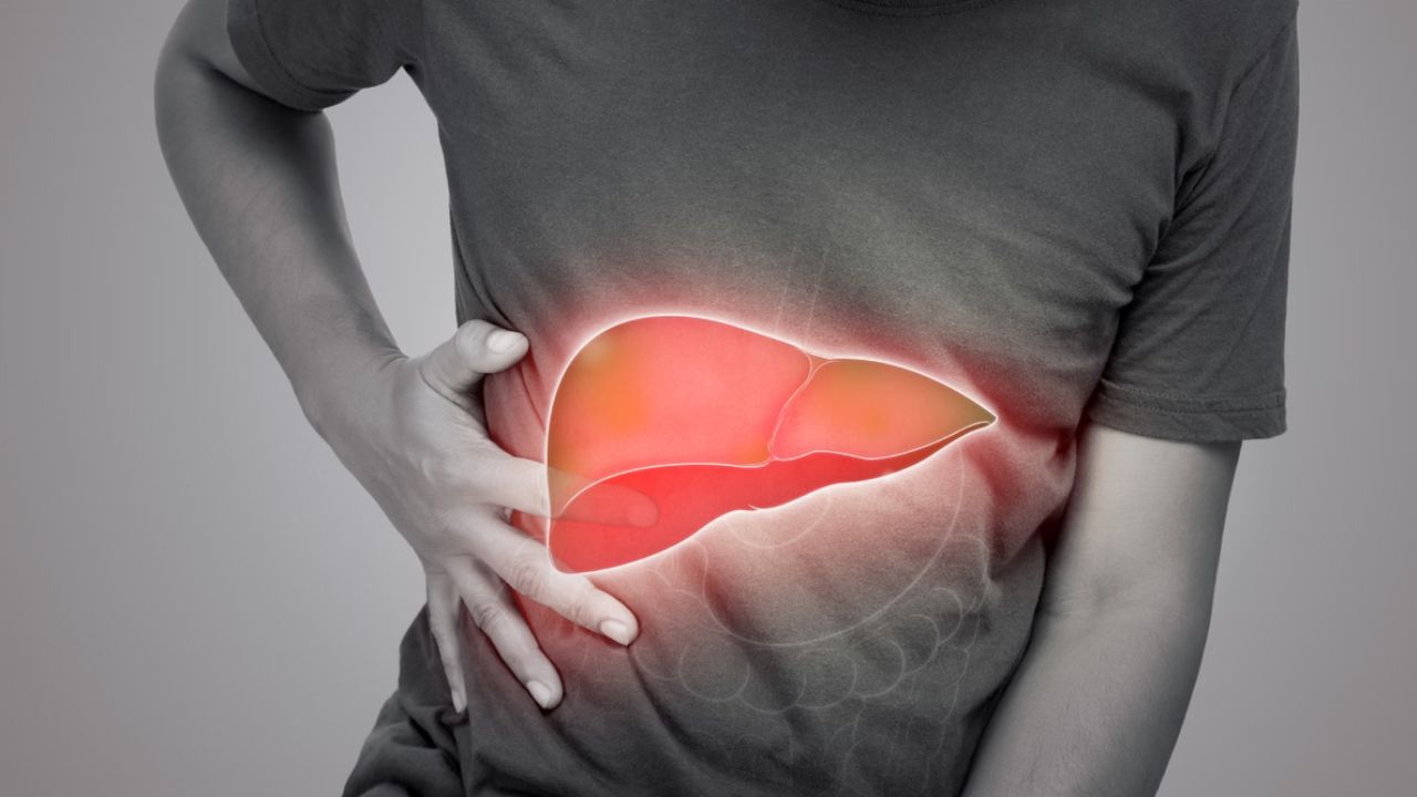 Liver Cancer Symptoms: लिवर कैंसर के ये शुरुआती संकेत बिल्कुल न करें नजरअंदाज़, वरना हो सकता है जान को खतरा