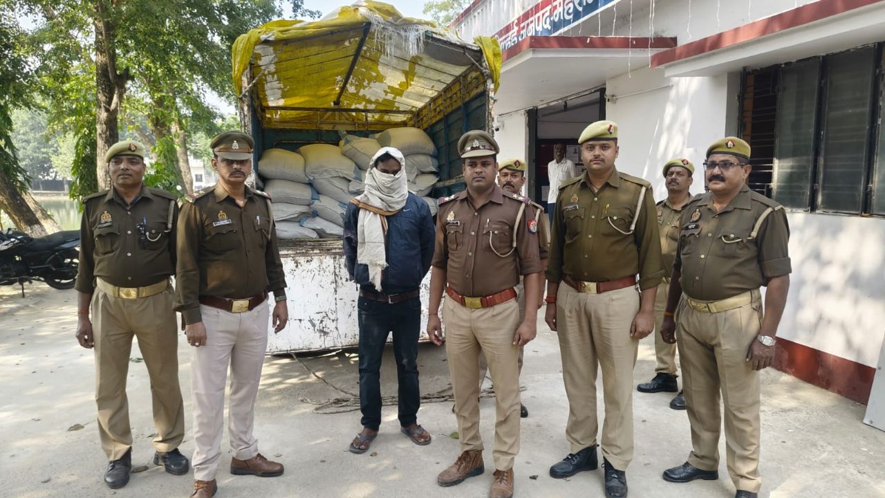 महराजगंज में फिल्मी स्टाइल में तस्करी, नेपाल जा रहे माल पर पुलिस ने ऐसे कसा शिकंजा