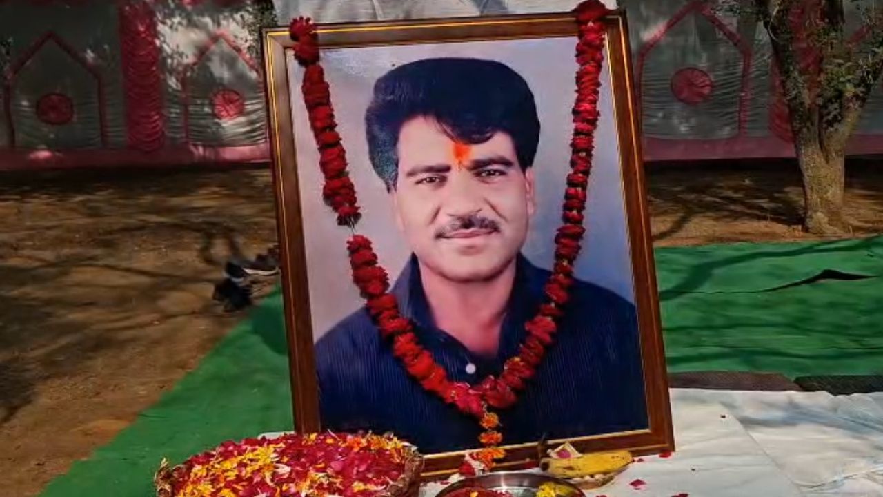 सैफई में मनाई गई सपा के वरिष्ठ नेता रणवीर सिंह की 23वीं पुण्यतिथि, कार्यकर्ताओं ने दी श्रद्धांजलि