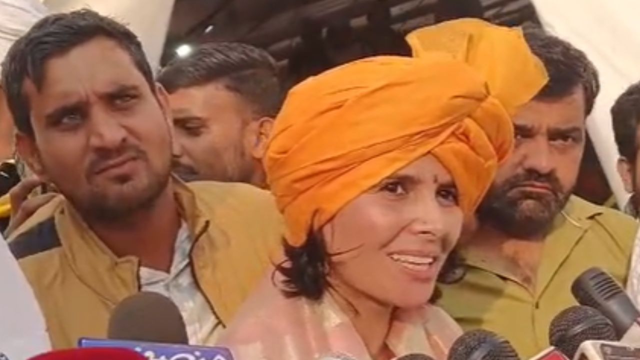 हरियाणवी सिंगर रोनी रमन की महिलाओं और युवाओं को नसीहत, बोलीं-‘रील बनाओ, पर मर्यादा में रहकर…