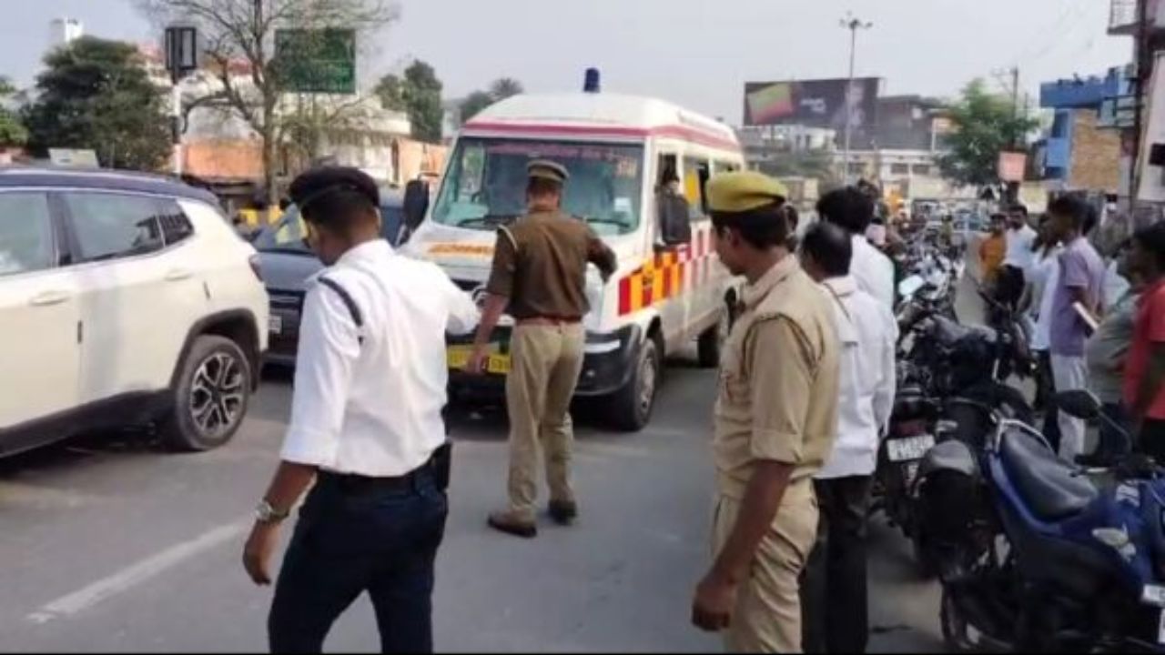 रायबरेली में ट्रक चालक पर हमले का मामला: सीएनजी लीक से लगा जाम, कार सवारों ने लाठी डंडों से पीटा