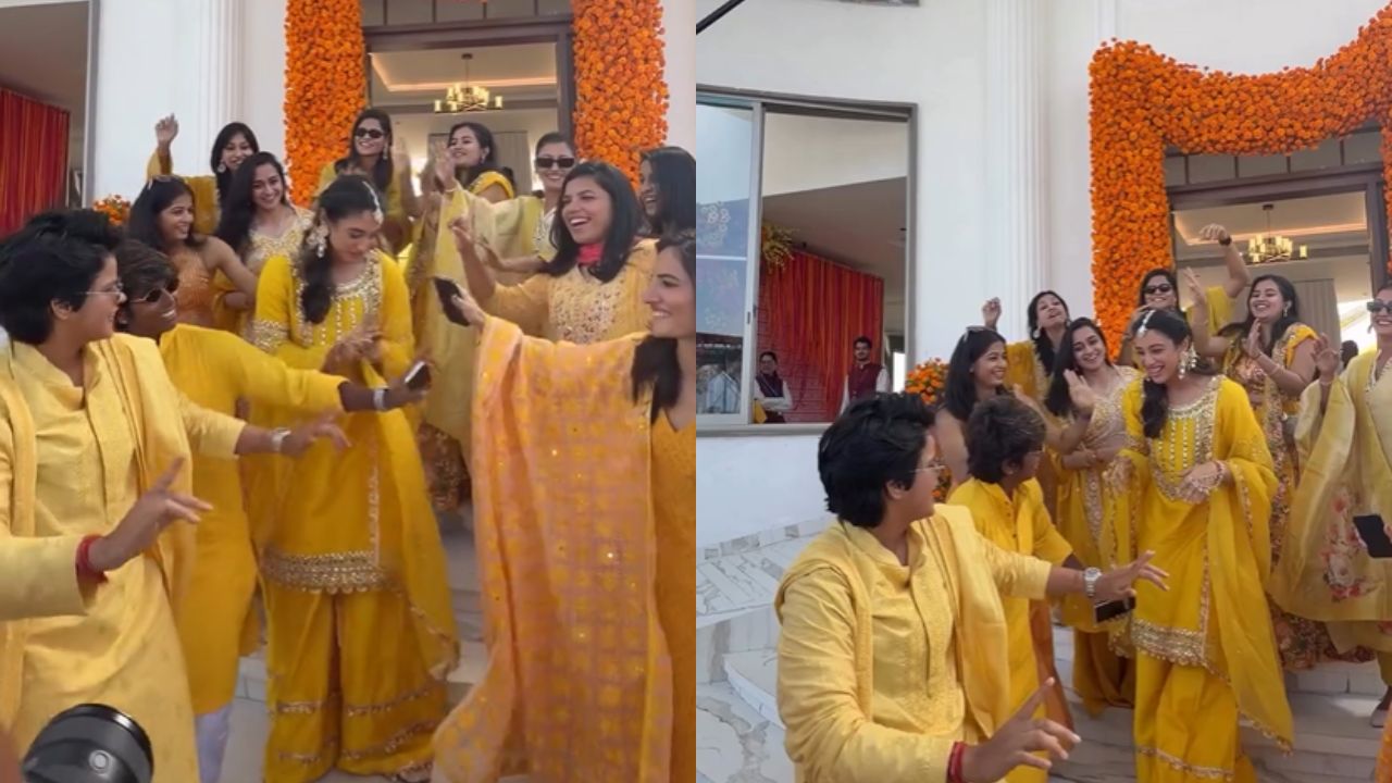 हल्दी में स्मृति ने सिर्फ झुमके पहने और बाल खुले रखे। किसी भारी ज्वेलरी या मेकअप के बिना उनका नैचुरल ब्राइडल लुक फैंस को खूब पसंद आया। सादगी में सुंदरता, यही इस फोटो का आकर्षण बन गया। (Img: Instagram)