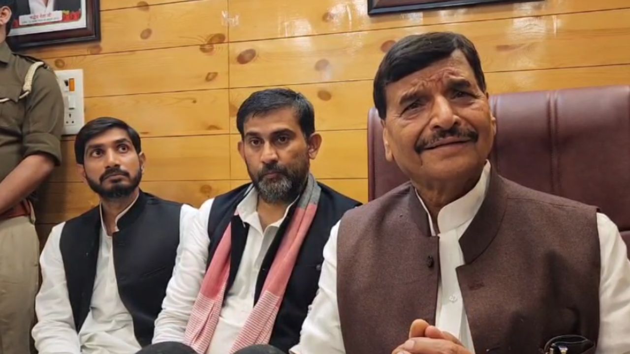 बदायूं में शिवपाल यादव का बड़ा बयान, बोले- BJP के विधायक लुटेरे, न मानने वालों को पार्टी से करेंगे बाहर