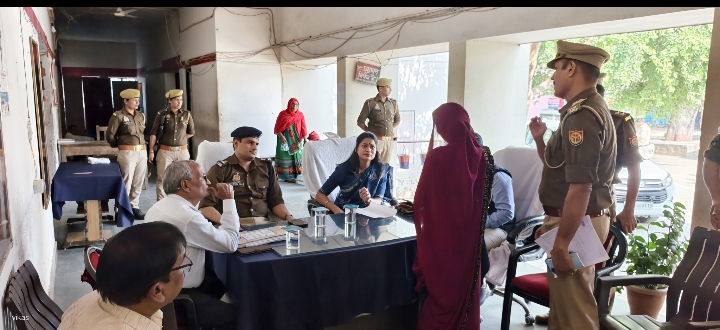रायबरेली में जनता की आवाज़, डीएम-एसपी ने सीधे सुनी समस्याएं; कई मामलों में मिला तुरंत समाधान