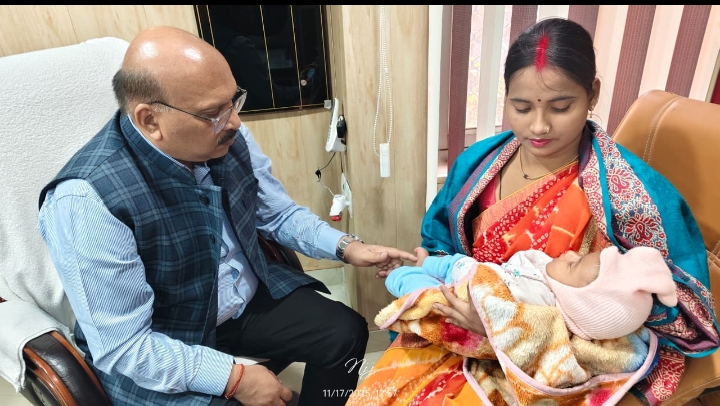 Raebareli: न्यूरल ट्यूब डिफेक्ट से पीड़ित आकृति को मिला नया जीवन
