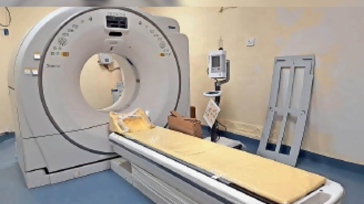 Uttar Pradesh: रायबरेली जिला अस्पताल में सीटी स्कैन मशीन खराब, मरीज हलकान