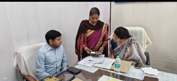 SIR को लेकर DM Raebareli का बड़ा निर्देश; मतदाता तक गणना प्रपत्र समय से पहुंचे