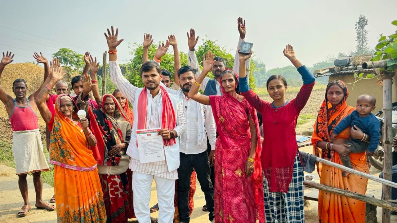 आजादी के 78 साल बाद भी अंधेरे में सोनभद्र का यह इलाका, समाजवादी पार्टी ने उठाया मुद्दा