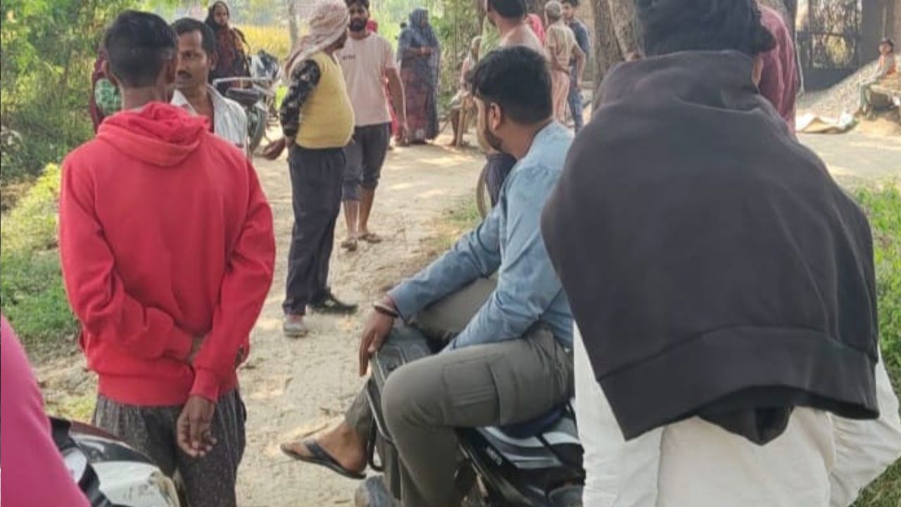 सोनभद्र: जमीन विवाद ने लिया भयानक मोड़, बेटे-बहू ने पिता पर किया कुल्हाड़ी हमला; जानें पूरा मामला