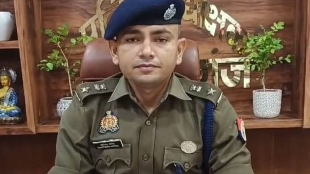 महराजगंज की बड़ी खबर: महोत्सव के बीच कई थानों के गिरे विकेट, 5 थानेदार बदले गए