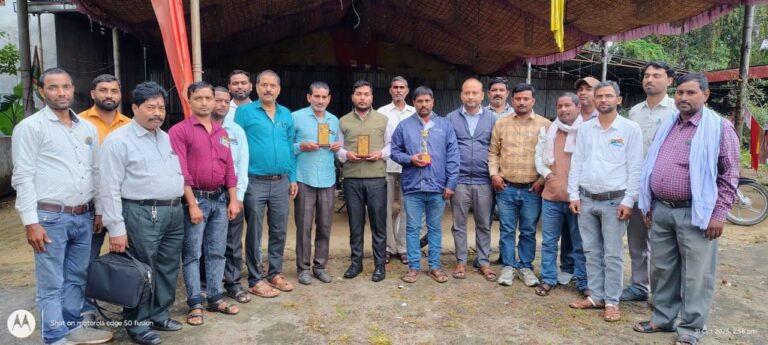 UP News: उत्कृष्ट कार्य के लिए पशु विकास केंद्र प्रभारियों को किया गया सम्मानित, जानें पूरी खबर