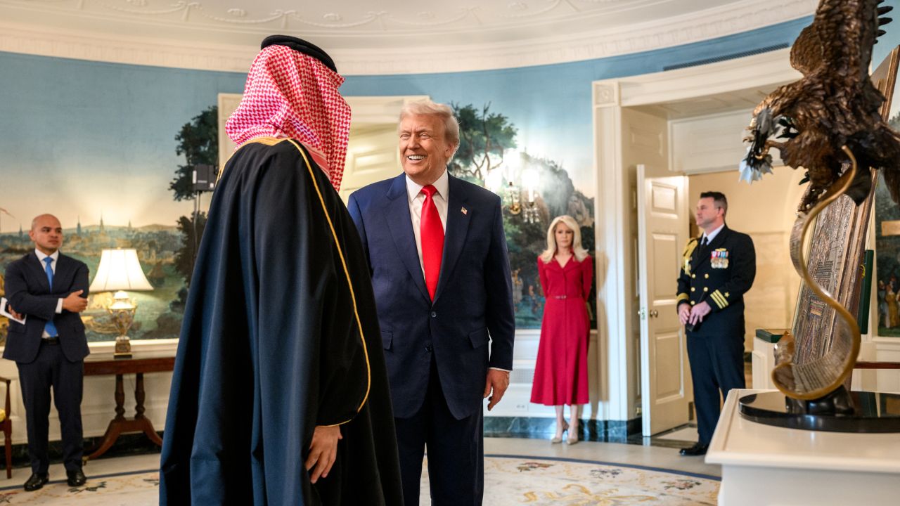 बैठक के दौरान रक्षा सहयोग और सुरक्षा रणनीतियों पर गंभीर चर्चा हुई। दोनों देशों ने क्षेत्रीय स्थिरता को लेकर साझा प्रयास तेज करने की बात कही। (फोटो- @WhiteHouse)