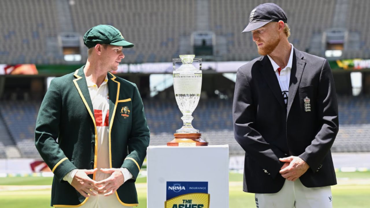 Ashes 2025 की गूंज पर्थ में: इंग्लैंड ने जीता टॉस, पहले ओवर में झटका; ये खिलाड़ी बिना खाता खोले लौटा