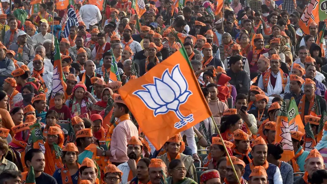 भाजपा ने यूपी को दिए 14 नए जिलाध्यक्ष, देखें किसको कहां से मिली जिम्मेदारी