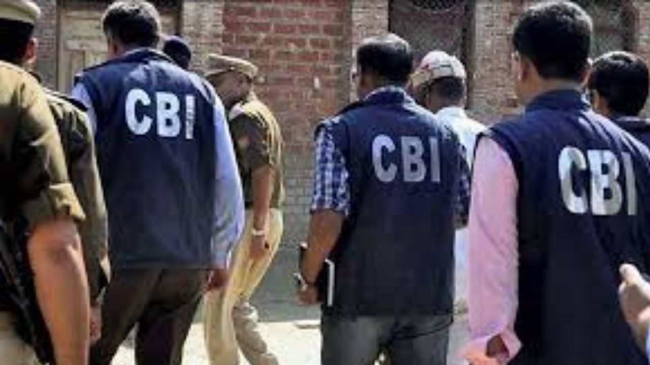CBI का बड़ा एक्शन: डिजिटल अरेस्ट कांड में बैंक मैनेजर गिरफ्तार, जानें कैसे करता था साइबर अपराधियों की मदद
