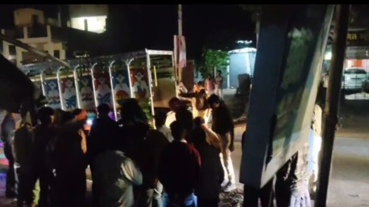 Fatehpur: तेज रफ्तार ट्रक की टक्कर से अधेड़ की मौत, परिवार में मचा कोहराम; चालक फरार