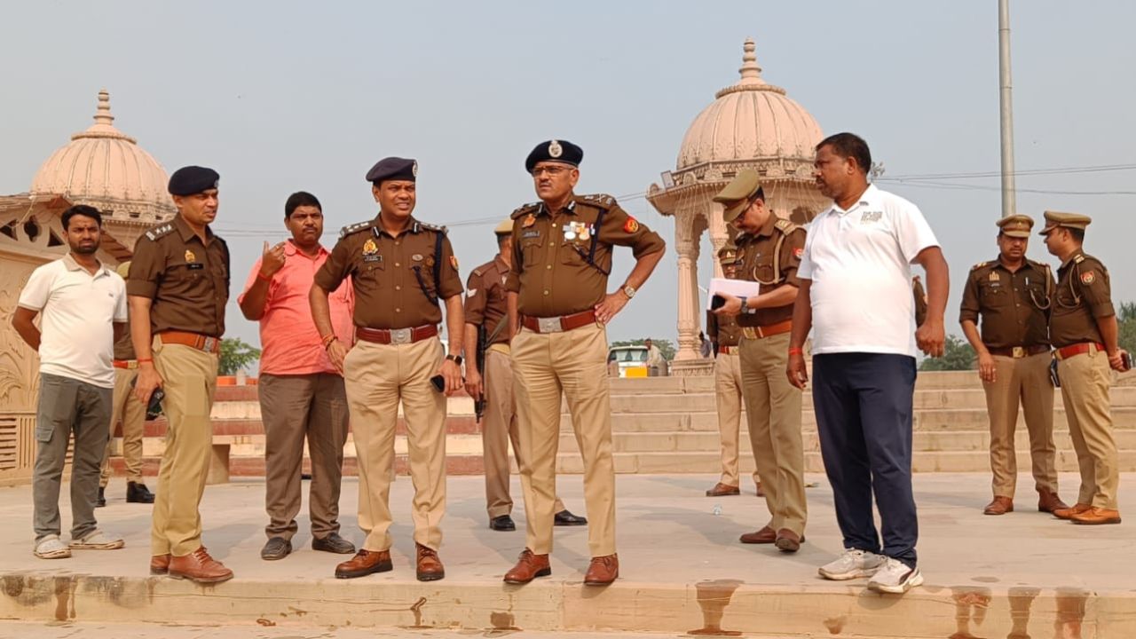 गोरखपुर में कार्तिक पूर्णिमा पर उमड़ेगी श्रद्धा की भीड़, एडीजी जोन और डीआईजी ने किया निरीक्षण
