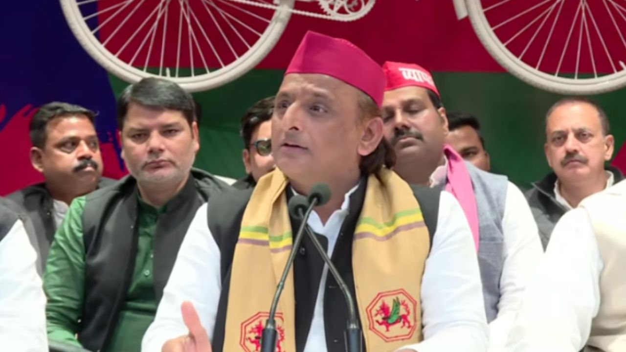 अखिलेश यादव ने BJP सरकार पर साधा निशाना, दालमंडी चौड़ीकरण को लेकर सरकार को घेरा