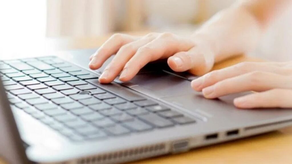 Typing causes pain in the hands