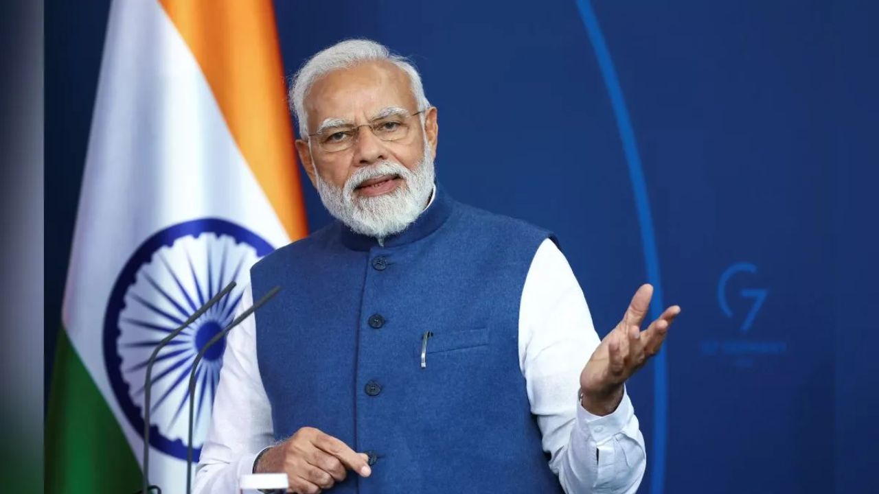 Mann Ki Baat: दुनिया की सबसे बड़ी सुविधा सिर्फ भारत में, पढ़ें पीएम मोदी की इन बातों को सुनकर आपको भी होगा गर्व