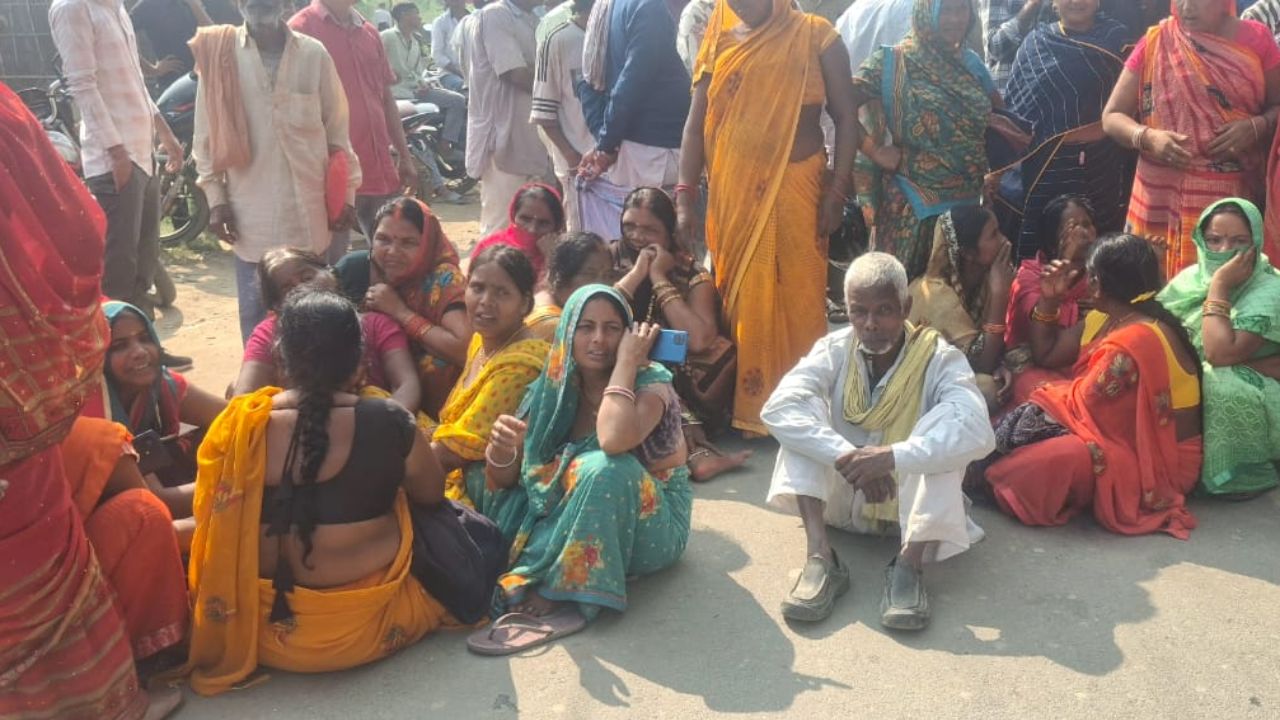 Maharajganj News: प्रसव के दौरान महिला की मौत से मचा हंगामा, परिजनों ने लगाया लापरवाही का आरोप