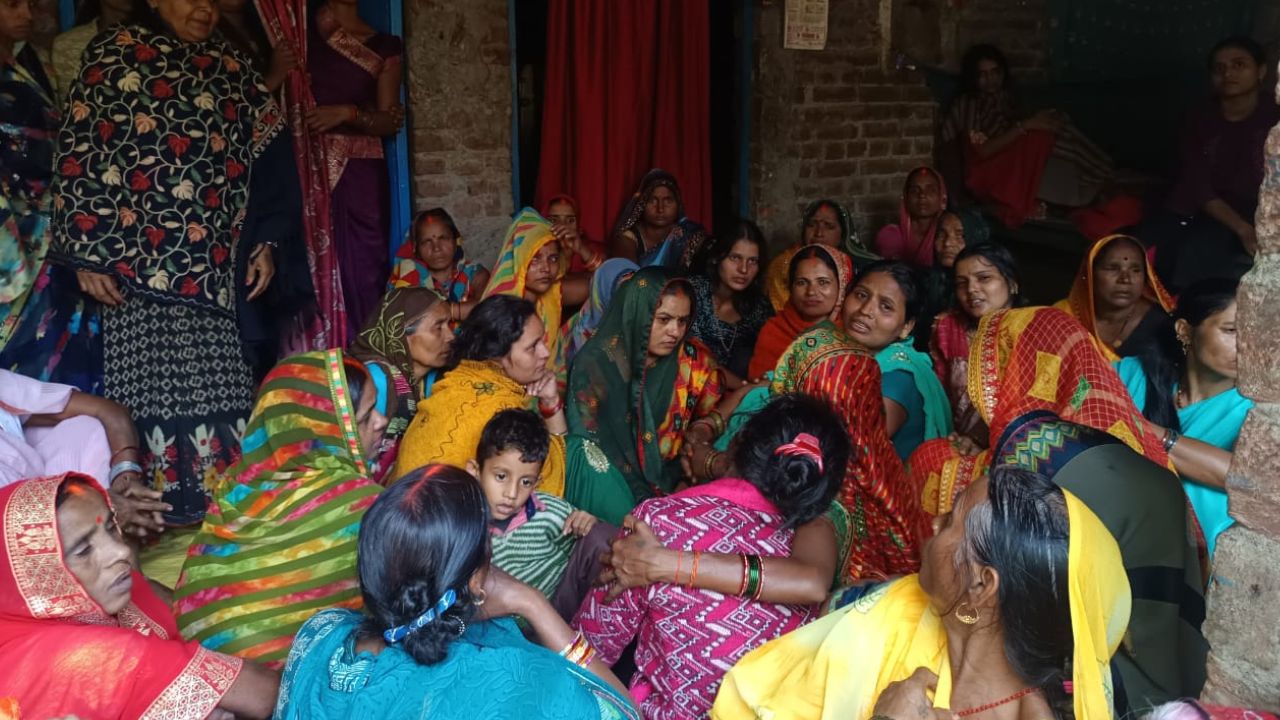 महराजगंज में दर्दनाक सड़क हादसा: दो जिगरी दोस्तों की मौत ने छीनी परिवारों की खुशियां, गांव में छाया मातम