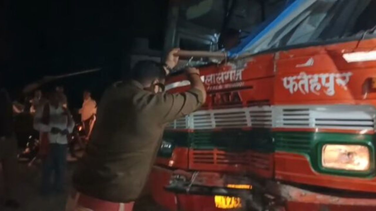 रायबरेली में अनियंत्रित रोडवेज बस से मचा हड़कंप, बाइक सवार घायल