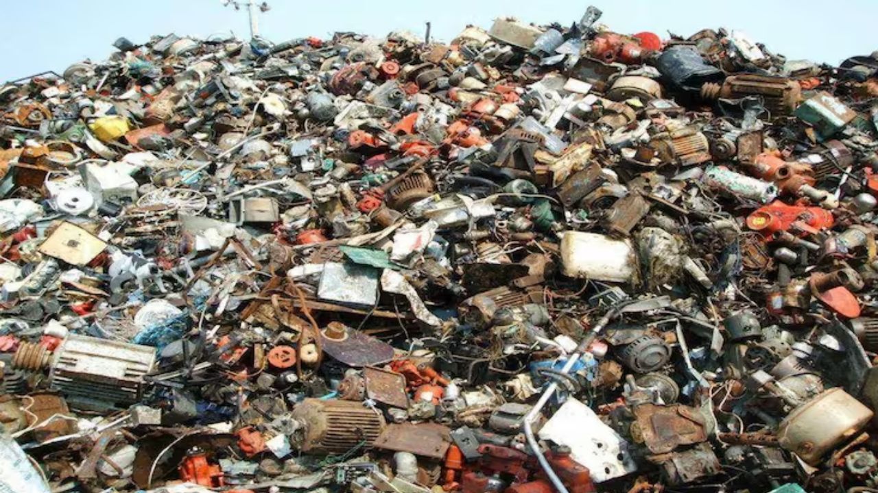 भारत सरकार ने कबाड़ से कमाए 550 करोड़ रुपये, जानें कैसे भारत सरकार ने कबाड़ से कमाए 550 करोड़ रुपये, जानें कैसे