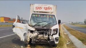 Road Accident: ऊँचाहार में हुए सड़क हादसे में गई युवक की जान…डाक पार्सल गाड़ी दुर्घटनाग्रस्त, मचा हड़कंप