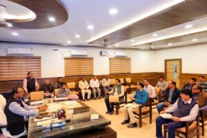 सी-ग्रेड से नाराज़ डीएम: पीएम सूर्यघर योजना की समीक्षा में फटकार, बैंक निस्तारण में तेजी के शख्त आदेश