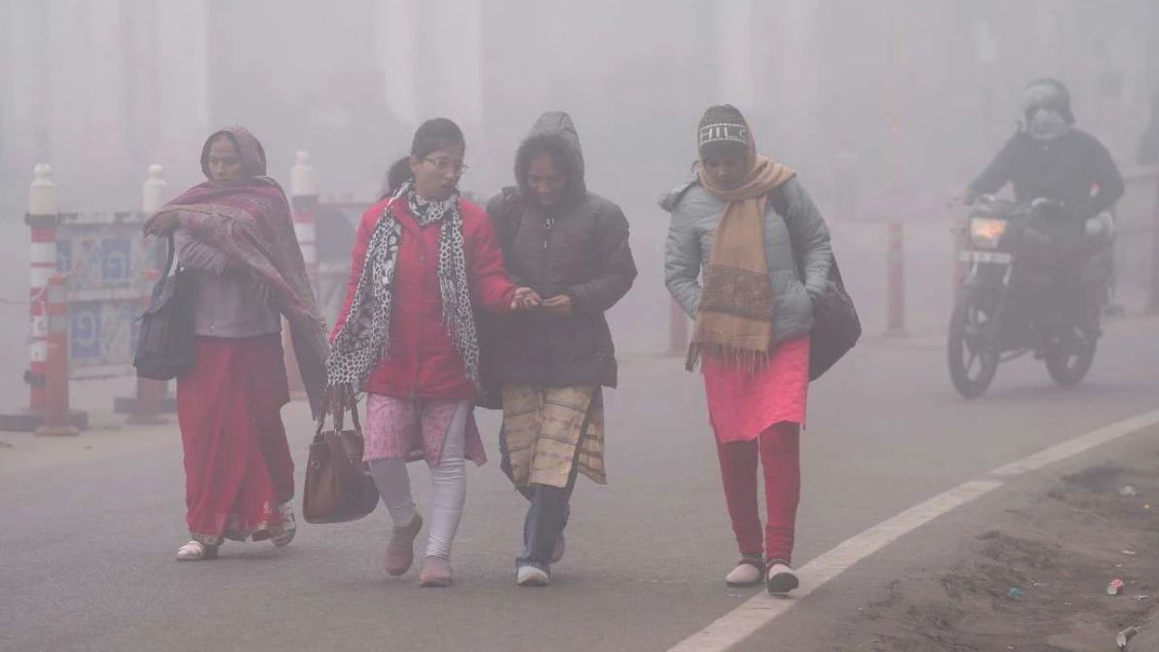1 से 4 दिसंबर तक पूरे UP में मौसम साफ और सूखा रहने की संभावना है। हल्का कोहरा और रात की बढ़ती ठंड लोगों को सताएगी, जबकि दिन में धूप राहत देती रहेगी। (Img: Google)