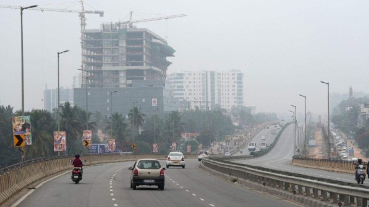 इटावा में न्यूनतम तापमान 7℃ तक गिरा, जो प्रदेश में सबसे कम रहा। इसके अलावा कानपुर में 7.4℃, मेरठ 8.1℃, मुजफ्फरनगर 8.2℃ और बरेली में 8.5℃ रिकॉर्ड किया गया। कई जिलों में तापमान 9-10℃ के बीच रहा। (Img: Google)