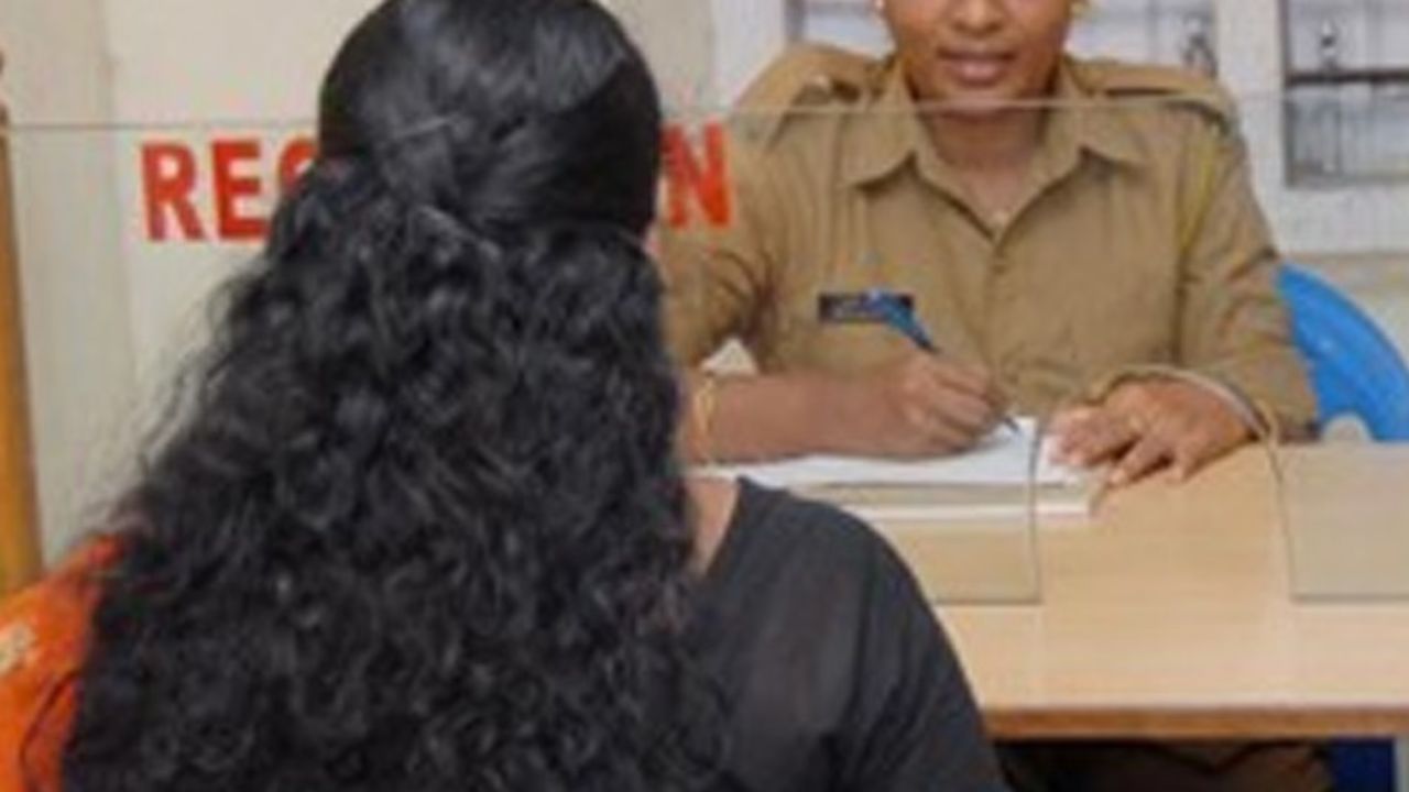 मुजफ्फरनगर में गजब मामला, मंदिर जाना चाहती थी महिला, लेकिन हुआ कुछ ऐसा; थाने जाना पड़ा