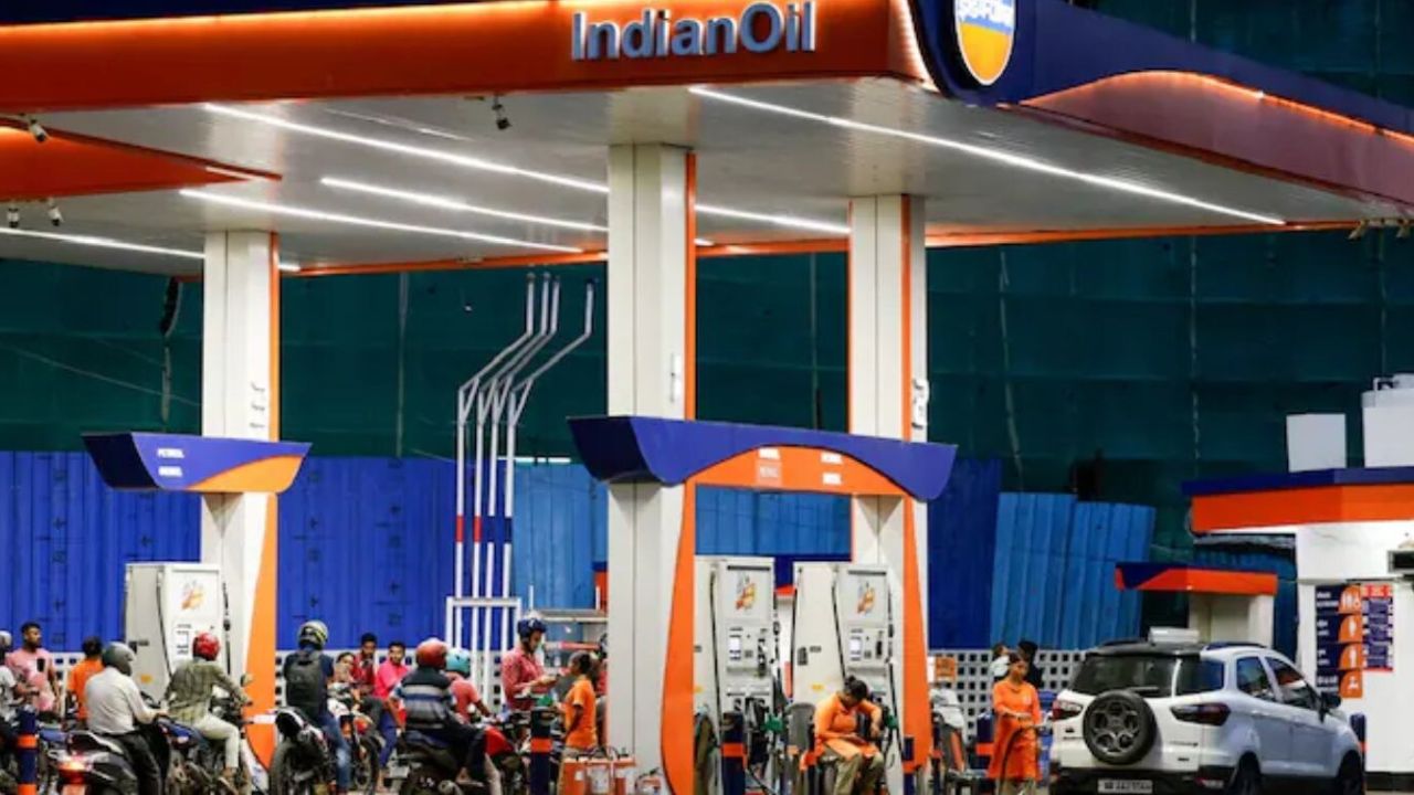 चयन प्रक्रिया दो चरणों में पूरी की जाएगी। पहले चरण में लिखित परीक्षा आयोजित की जाएगी, जिसमें ऑब्जेक्टिव टाइप प्रश्न पूछे जाएंगे। इसके बाद स्किल या प्रोफिशिएंसी टेस्ट लिया जाएगा, जो केवल क्वालिफाइंग प्रकृति का होगा। फाइनल मेरिट लिस्ट पूरी तरह लिखित परीक्षा के अंकों के आधार पर तैयार की जाएगी। (Img- Internet)