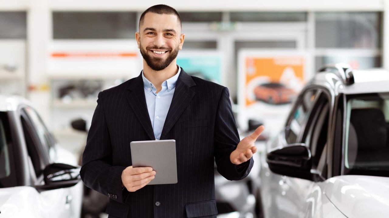 कंपनियों का कहना है कि बढ़ती लागत और वैश्विक आर्थिक हालात के कारण कीमतों में बदलाव करना जरूरी हो गया है। मुनाफा बनाए रखने और उत्पादन लागत की भरपाई के लिए कीमतें बढ़ाना अब मजबूरी बनती जा रही है। (Img- Internet)