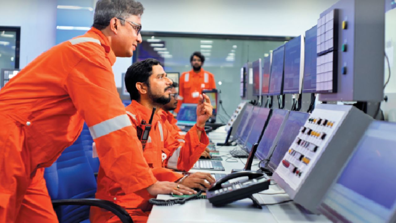 इंडियन ऑयल में बंपर भर्ती, एक लाख से ज्यादा मिलेगी सैलरी; जानें कैसे होगा सेलेक्शन