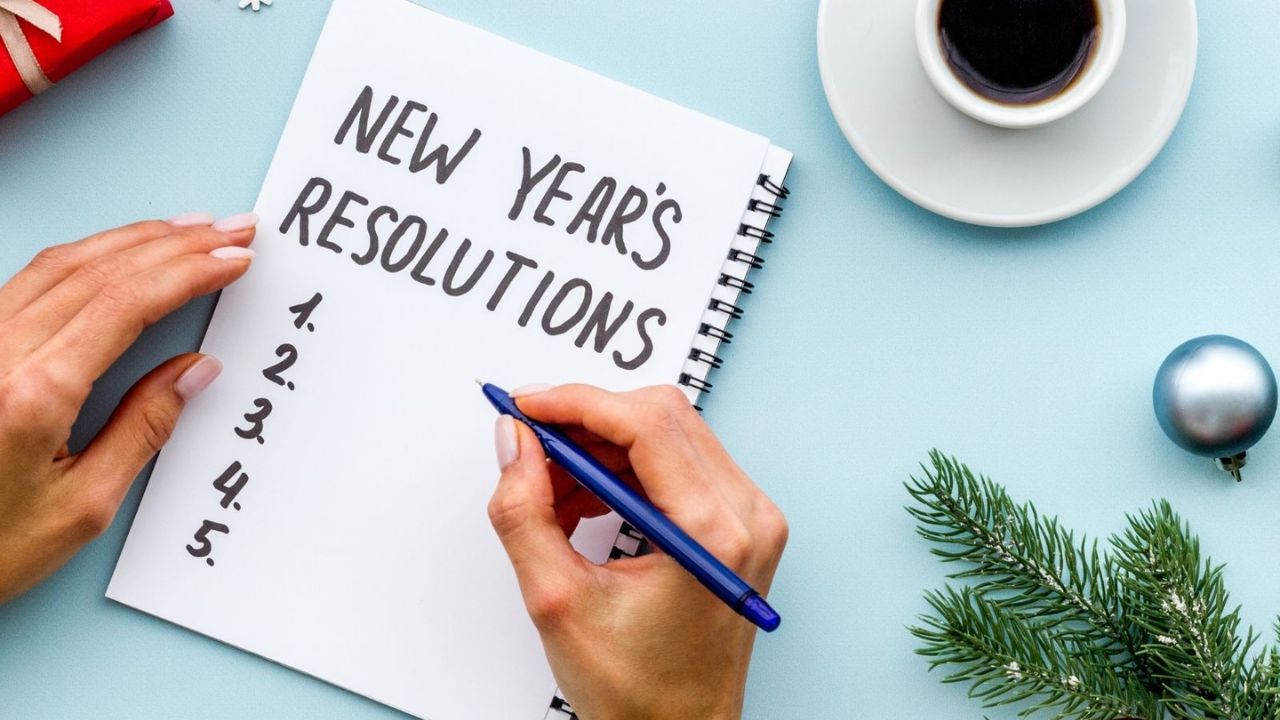 New Year 2026: नए साल में खुद से करें ये 6 वादे, छू जाएंगे सफलता का शिखर!