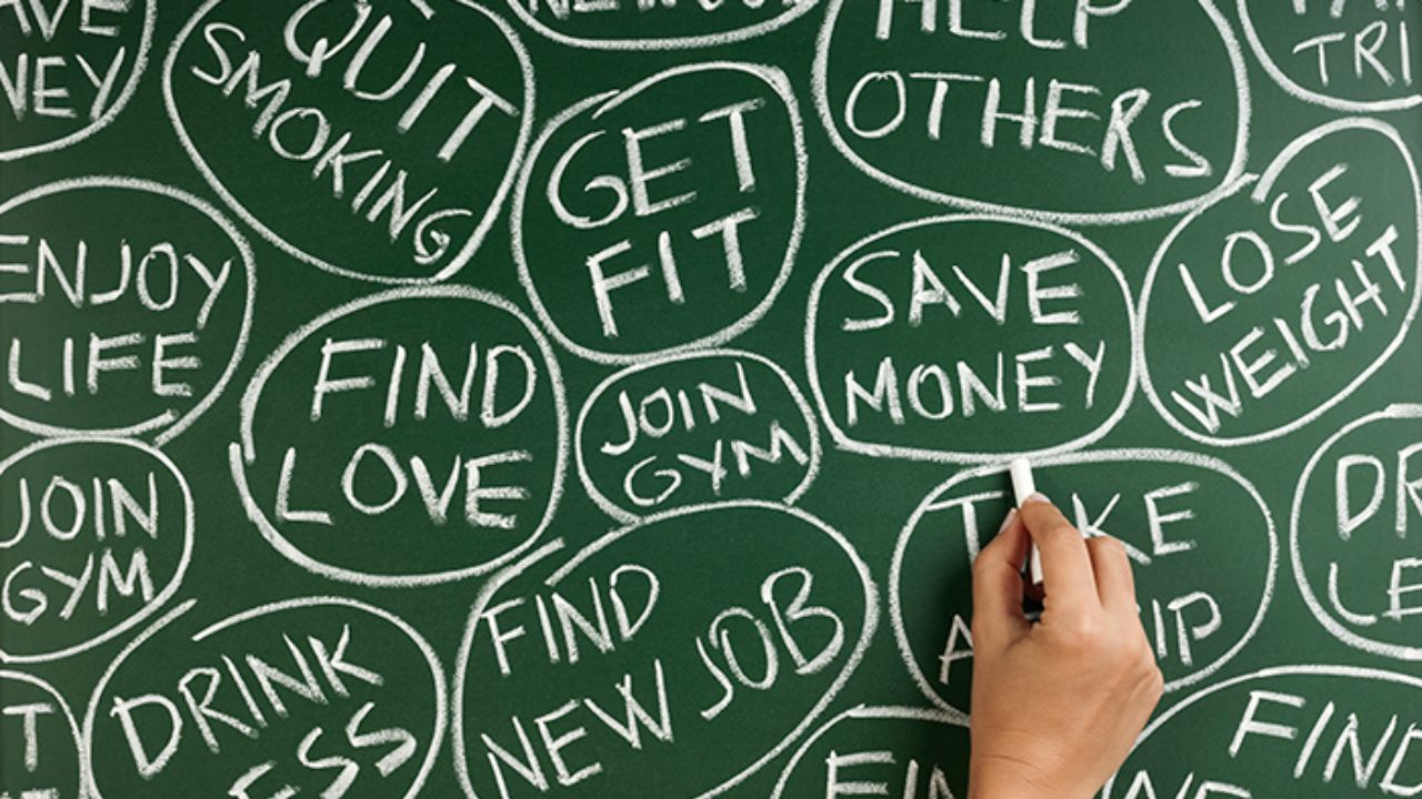 समय का सही प्रबंधन करें: हम सभी के पास 24 घंटे होते हैं, लेकिन जो लोग सफलता की ऊंचाइयों तक पहुंचते हैं, वे अपने समय का सही इस्तेमाल करते हैं। 2026 में अपने समय को प्राथमिकता दें, और तय करें कि आप किसे और कितना समय देंगे। स्मार्ट टाइम मैनेजमेंट से आप न केवल अपनी उत्पादकता बढ़ा सकते हैं, बल्कि अपनी मानसिक शांति भी बनाए रख सकते हैं। (Img- Internet)