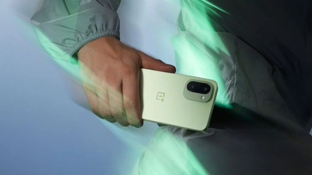 OnePlus 15R को बुधवार को भारत में लॉन्च किया गया और यह स्मार्टफोन अब देशभर में विभिन्न रिटेल चैनलों के माध्यम से तीन आकर्षक कलर ऑप्शन्स के साथ उपलब्ध होगा। इस स्मार्टफोन में शानदार तकनीकी अपग्रेड्स और हाई-एंड स्पेसिफिकेशन्स दिए गए हैं, जो इसे परफॉर्मेंस-फोकस्ड यूजर्स के लिए आदर्श विकल्प बनाते हैं। (Img- OnePlus) OnePlus 15R को बुधवार को भारत में लॉन्च किया गया और यह स्मार्टफोन अब देशभर में विभिन्न रिटेल चैनलों के माध्यम से तीन आकर्षक कलर ऑप्शन्स के साथ उपलब्ध होगा। इस स्मार्टफोन में शानदार तकनीकी अपग्रेड्स और हाई-एंड स्पेसिफिकेशन्स दिए गए हैं, जो इसे परफॉर्मेंस-फोकस्ड यूजर्स के लिए आदर्श विकल्प बनाते हैं। (Img- OnePlus)