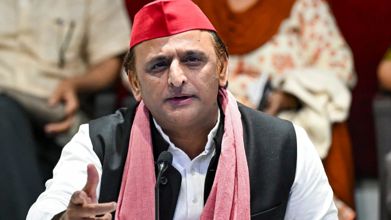 SIR प्रक्रिया पर सियासत गरम: अखिलेश यादव ने चुनावी गणित से BJP को घेरा, बोले- हर सीट पर खोएगी…